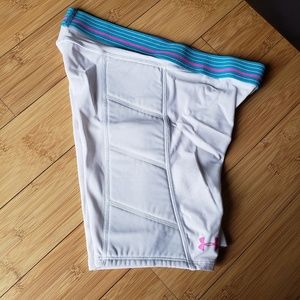UNDER ARMOUR XS WHITE SLIDING SHORTS